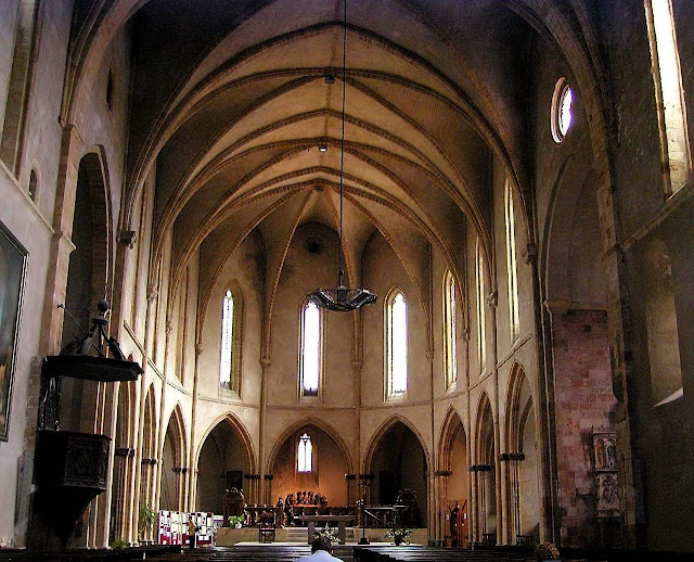 Igreja da abadia de São Volusien, onde o barão foi salvo