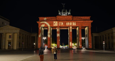 Scharlachrotes Brandenburger Tor