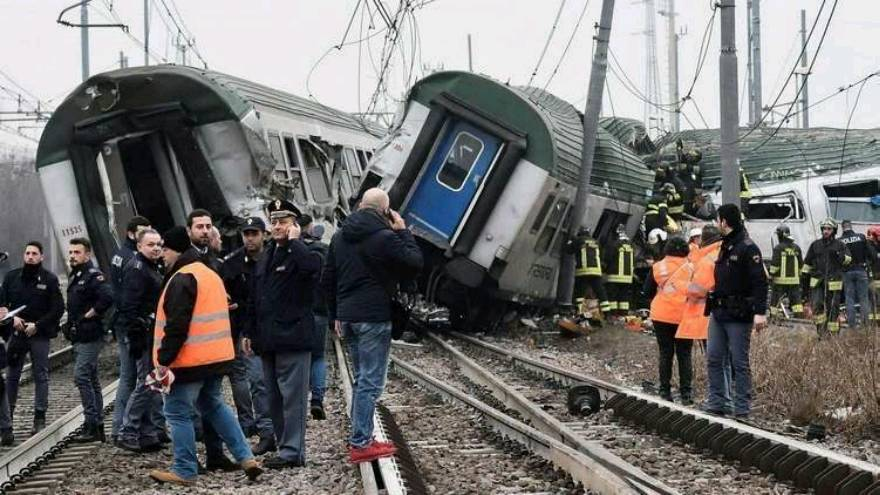 ايطاليا : اصابة 50 شخصا في حادث اصطدام قطارين 