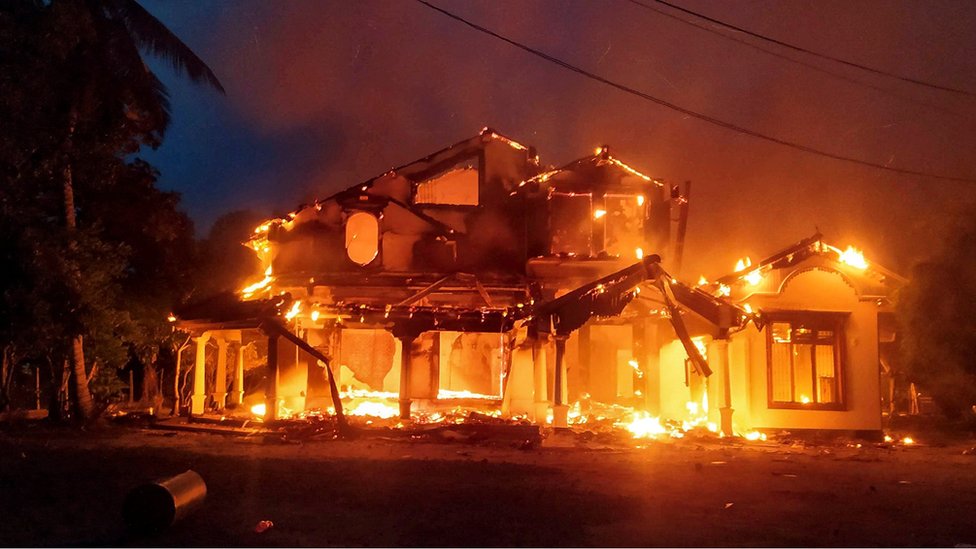 Gegara Banyak Utang ke China, Sri Lanka Dihantam Krisis, Rumah Presiden-PM Dibakar Massa