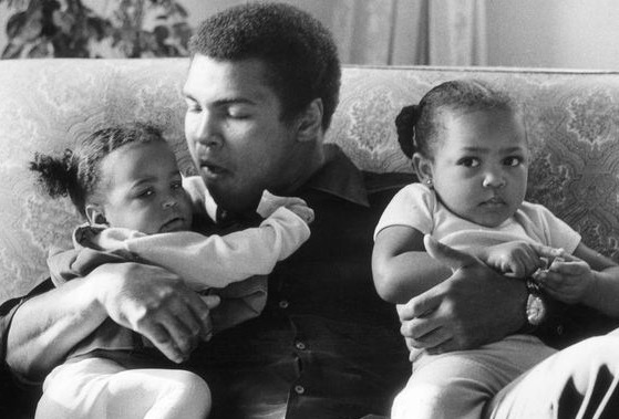 Cara Muhammad Ali Menasihati Anaknya Agar Memakai Tudung