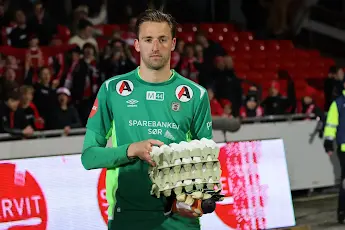Bryne goalkeeper awarded trays of EGGS as MOTM prize