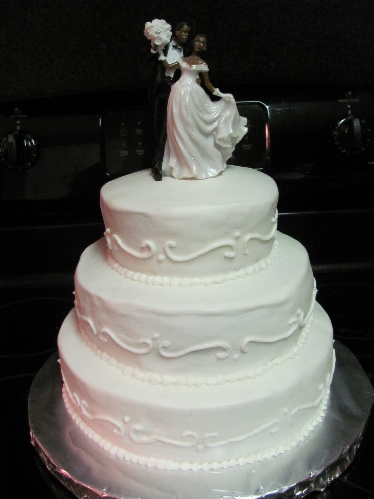 simple small wedding cake