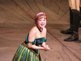 Anna Frozen Live at the Hyperion Disney California Adventure