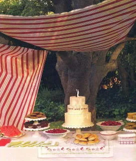 Mesa do bolo de casamento