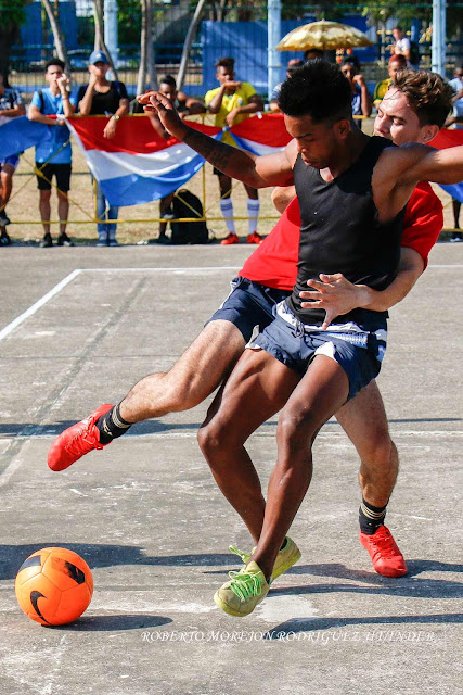 terrenos de la Ciudad Deportiva durante el Primer campeonato de fútbol callejero en Cuba.