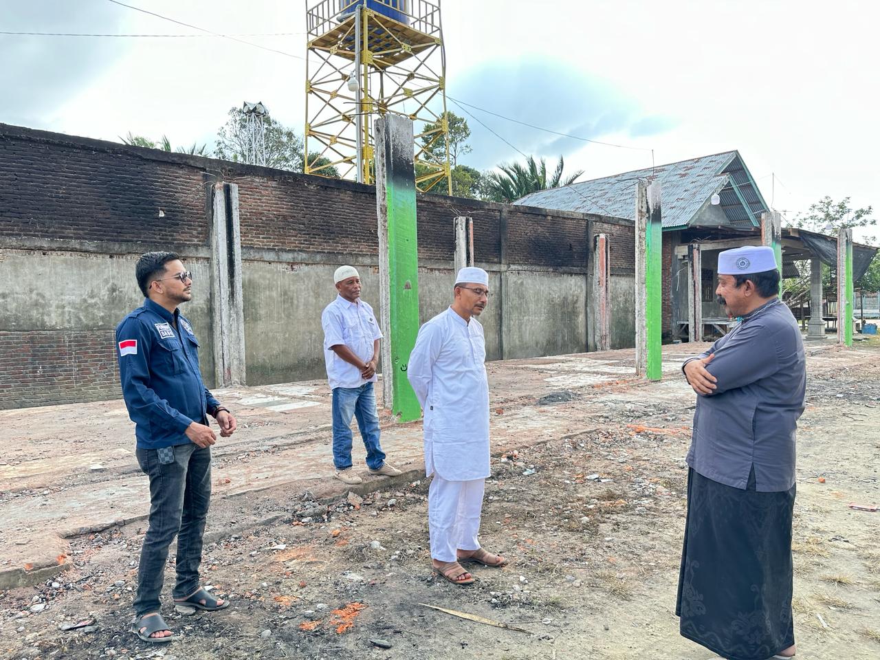 Haji Uma Silaturrahmi Dengan Abon Muni Paya Bakong dan Ikut Bela Sungkawa Atas Musibah Kebakaran