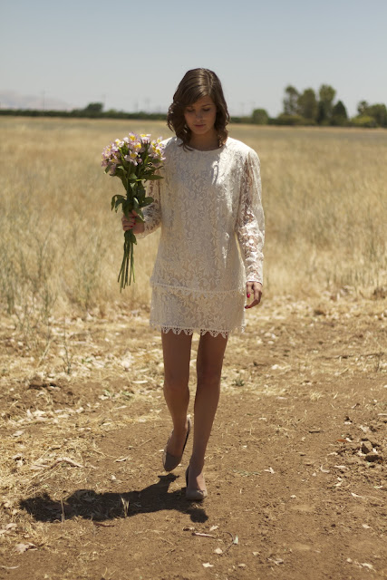 long sleeved lace short vintage wedding dress