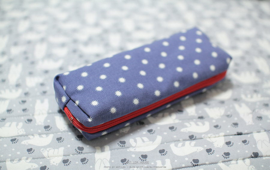 How to make zippered pencil case DIY step-by-step tutorial instructions with Pattern.  Инструкция по шитью пенала для карандашей с выкройкой. 