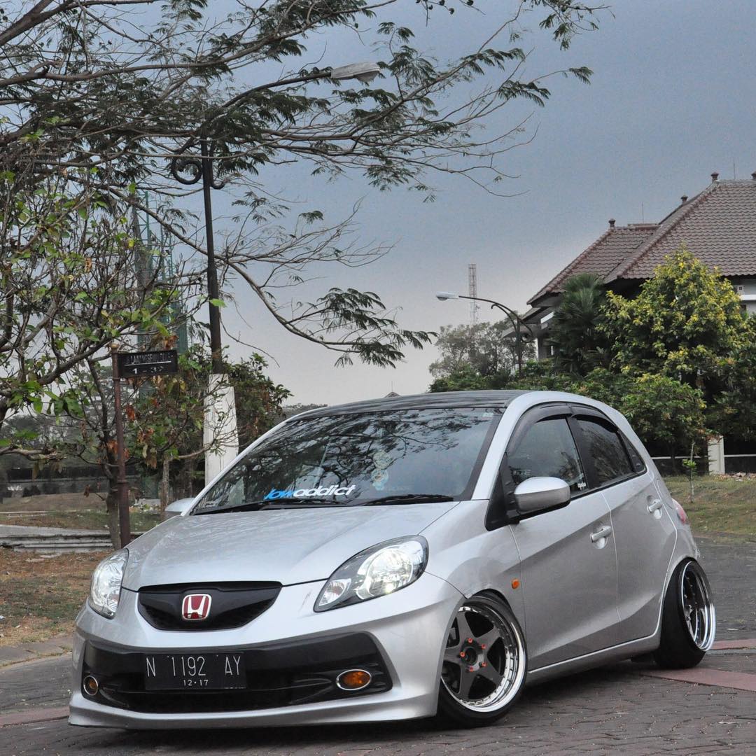 Modifikasi Mobil Ceper Static Hoda Brio Silver Owner