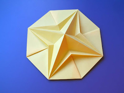 Origami, Stella in ottagono 2, variante a - Octagonal Star 2, variant a, by Francesco Guarnieri