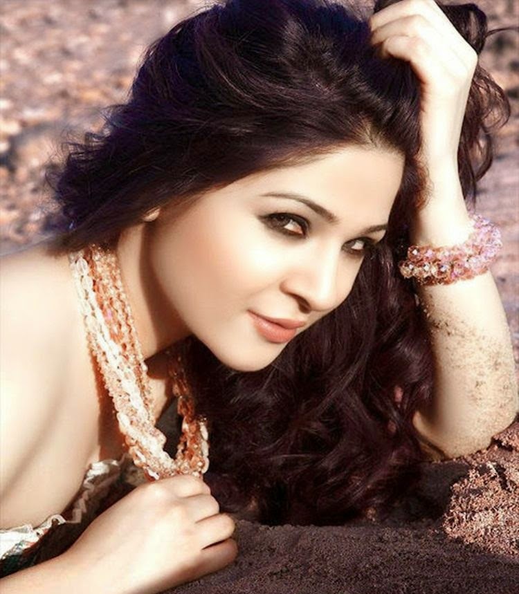 Ayesha Omar HD Wallpapers Free Download