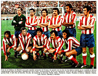 CLUB ATLÉTICO DE MADRID - Madrid, España - Temporada 1973-74 - Reina, Melo, Adelardo, Capón, Eusebio, Irureta; Ufarte, Luis Gárate, Salcedo y Heredia - BAYERN MUNICH 1 (Schwarzenbeck) ATLÉTICO DE MADRID 1 (Luis) - 15/05/1974 - Copa de Europa, final - Bruselas, Bélgica, estadio Heysel - Se jugó un partido de desempate, en el que el Atlético fue desarbolado