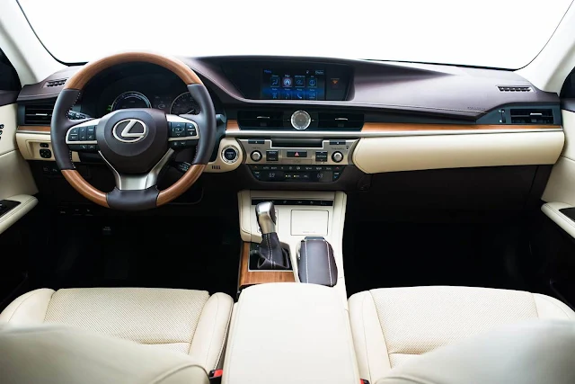 Lexus ES 300h 2016