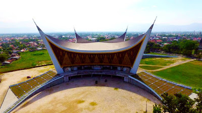 http://santripiss.blogspot.com/2017/05/11-masjid-terbesar-dan-termegah-di-indonesia.html