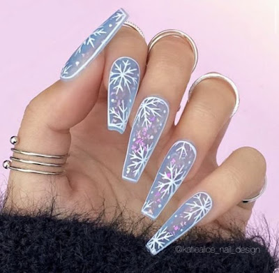 The Best Holiday Nails 2024