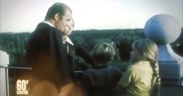 Un vídeo viral del rey Juan Carlos con sus hijos en los 70 incendia las redes