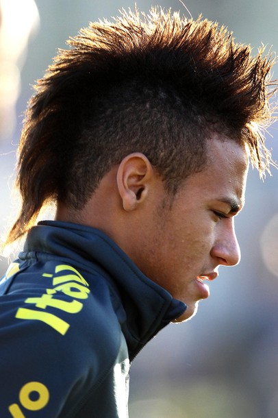 Football Stars: Neymar Hair Style Pics