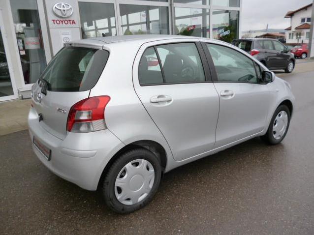 yaris 2011