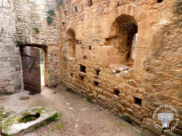 BOLLENE (84) - Chapelle romane de Bauzon