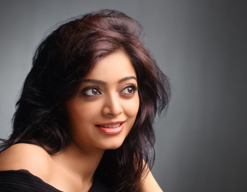 Actress Janani Iyer Hot Photo Gallery hot images