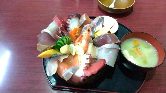【時津グルメ】海鮮丼の 「てっぺん」