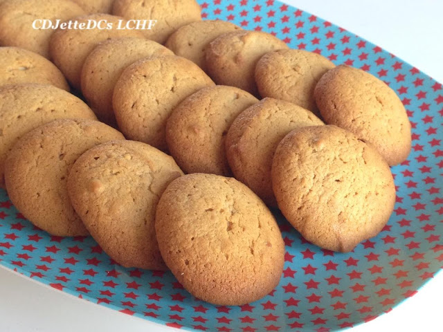 Opskrift på lækre lowcarb peanutbutter cookies på CDJetteDCs LCHF