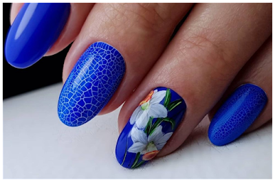 Top 10 ideas for blue manicure - freshness and warmth