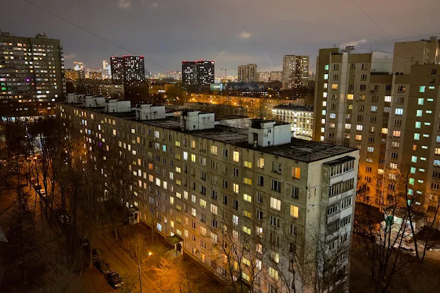 вид из жилого дома на улице Ляпидевского