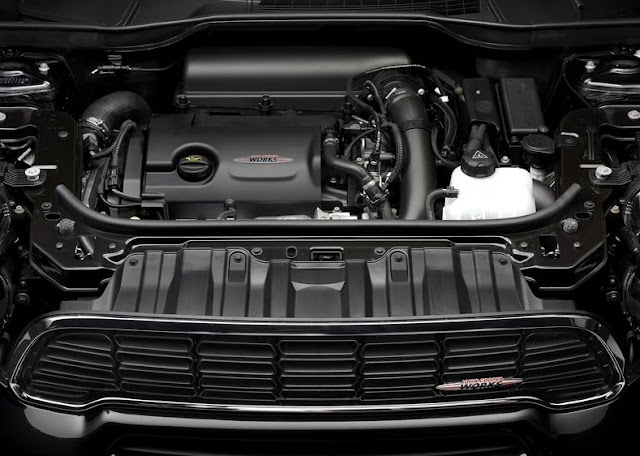 Mini Countryman John Cooper Works 2013 engine