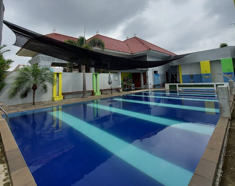 kolam renang alifah swimming pool palembang