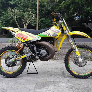 Gambar Modifikasi Motor Trail Cross bebek modif fizr warna kuning