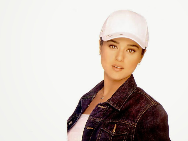 Preity Zinta HD Wallpaper Free Download