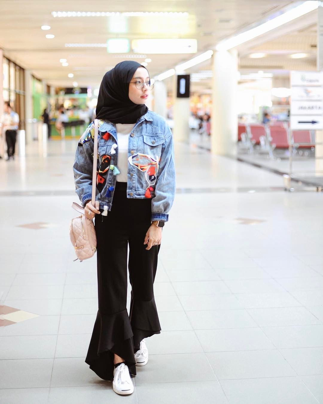 30 Inspirasi Fashion  Hijab  Selebgram 2019