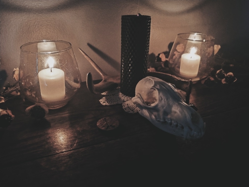 altar, sabbat, Samhain, Halloween, witchcraft, witchy, hedgewitch, pagan, neopagan, wiccan, wicca