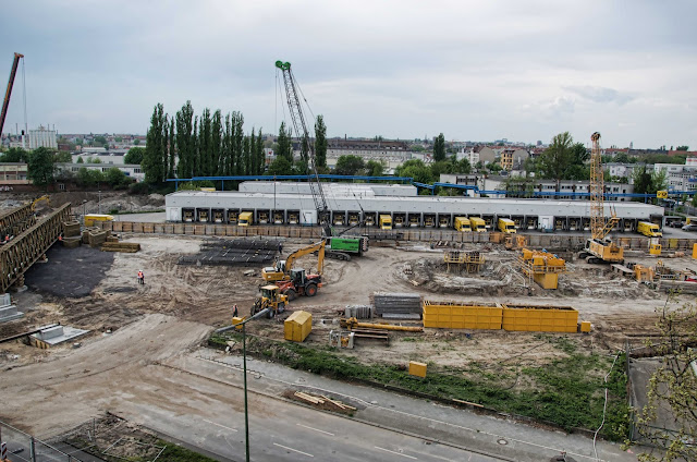 Baustelle Erweiterung des Kanalnetzes, Erneuerung von Abwasserdruckleitungen, Bergiusstraße / Grenzallee, 12057 Berlin, 23.04.2014