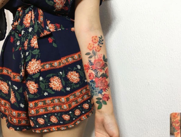 Este floral antebraço peça
