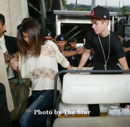 jelena bieber gomez. JUSTIN BIEBER AND SELENA GOMEZ