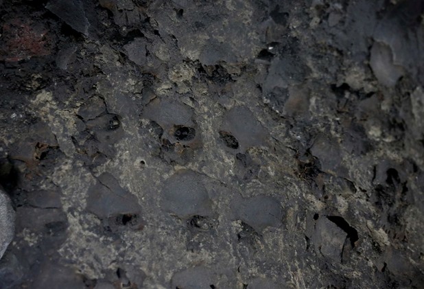 Torre de crânios humanos descoberta no México 05