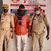 Ghazipur: पुलिस टीम पर फायर कर भाग रहे अपराधी को पुलिस ने दबोचा