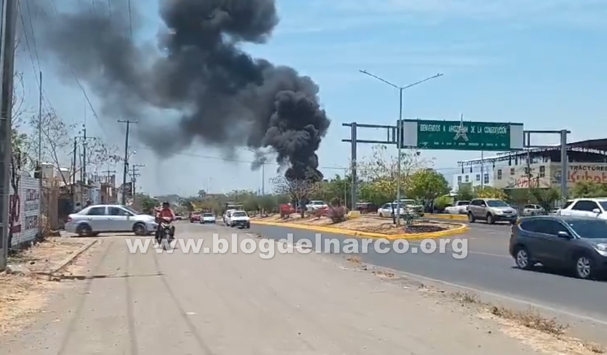 Sicarios incendian vehículos en Apatzingán por su cobardía y frustración al perder en los enfrentamientos de esta mañana