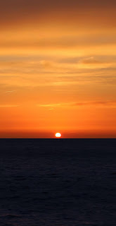 خلفيات غروب الشمس بالبحر فخمه بجودة عالية 4K