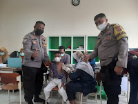POLSEK SUNGAI KUNJANG KAWAL DAN AMANKAN VAKSINASI SUSULAN ANAK USIA 6-11 TAHUN DI SDN SE WILAYAH KECAMATAN SUNGAI KUNJANG