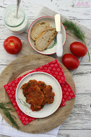 Rezept für Tomatenfrikadellen mit Kräuterquark