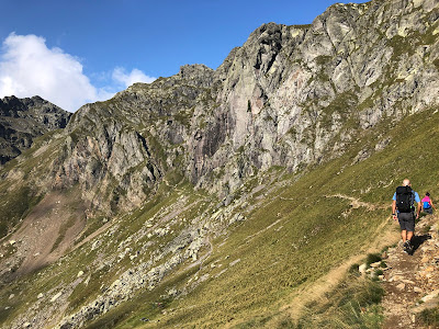 On trail 108 near Passo Salmurano, heading toward the canalone.