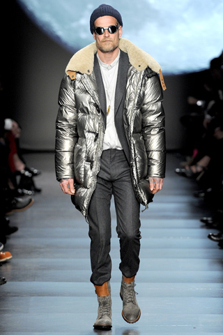 PAUL SMITH FALL 2011 : Vintage Glam Astronauts