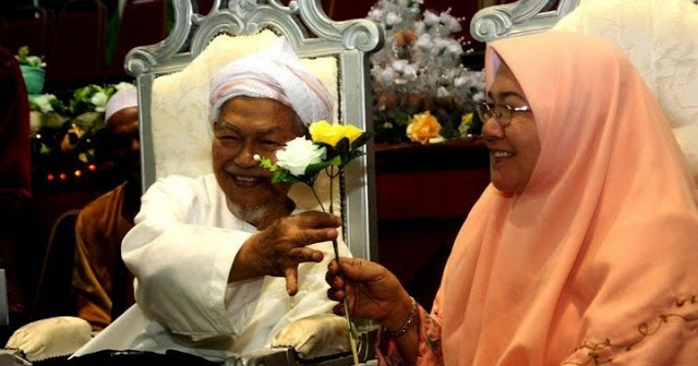 LUAHAN SAYU HATI ISTERI ALLAHYARHAM TOK GURU NIK AZIZ