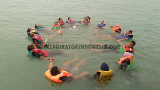 paket wisata tour tanjung lesung murah