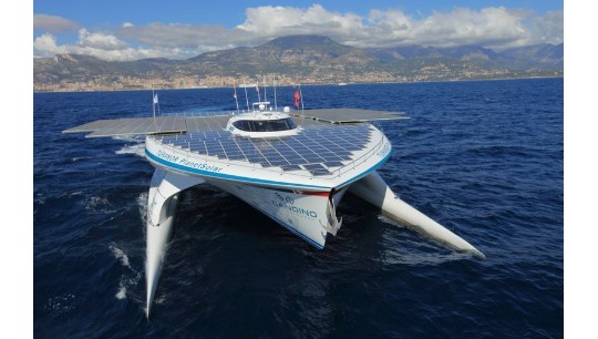 O maior barco do mundo movido a energia solar