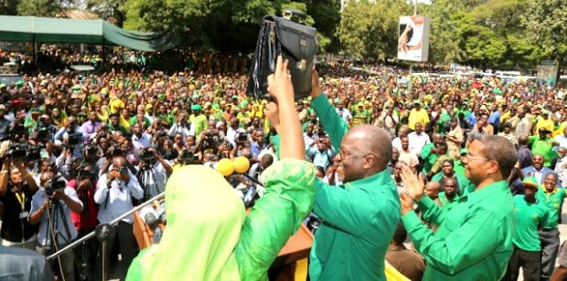 NOMAA:SIKIA HAPA LIVE DONGO LA RAIS KIKWETE WAKATI MAGUFULI AKICHUKUA FOMU YA URAIS